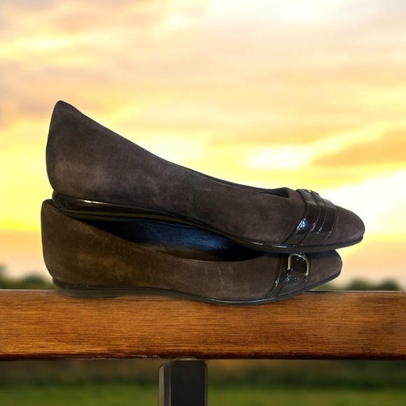 Cole Haan NikeAir Women's Flats slip on Shoes Size 7 Brown Suede Strap toe. - Picture 3 of 5